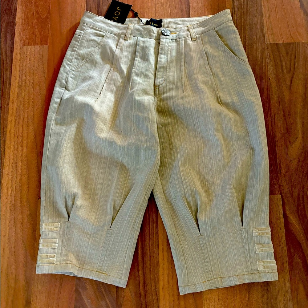 NWT.  Joy London Lady’s Capris